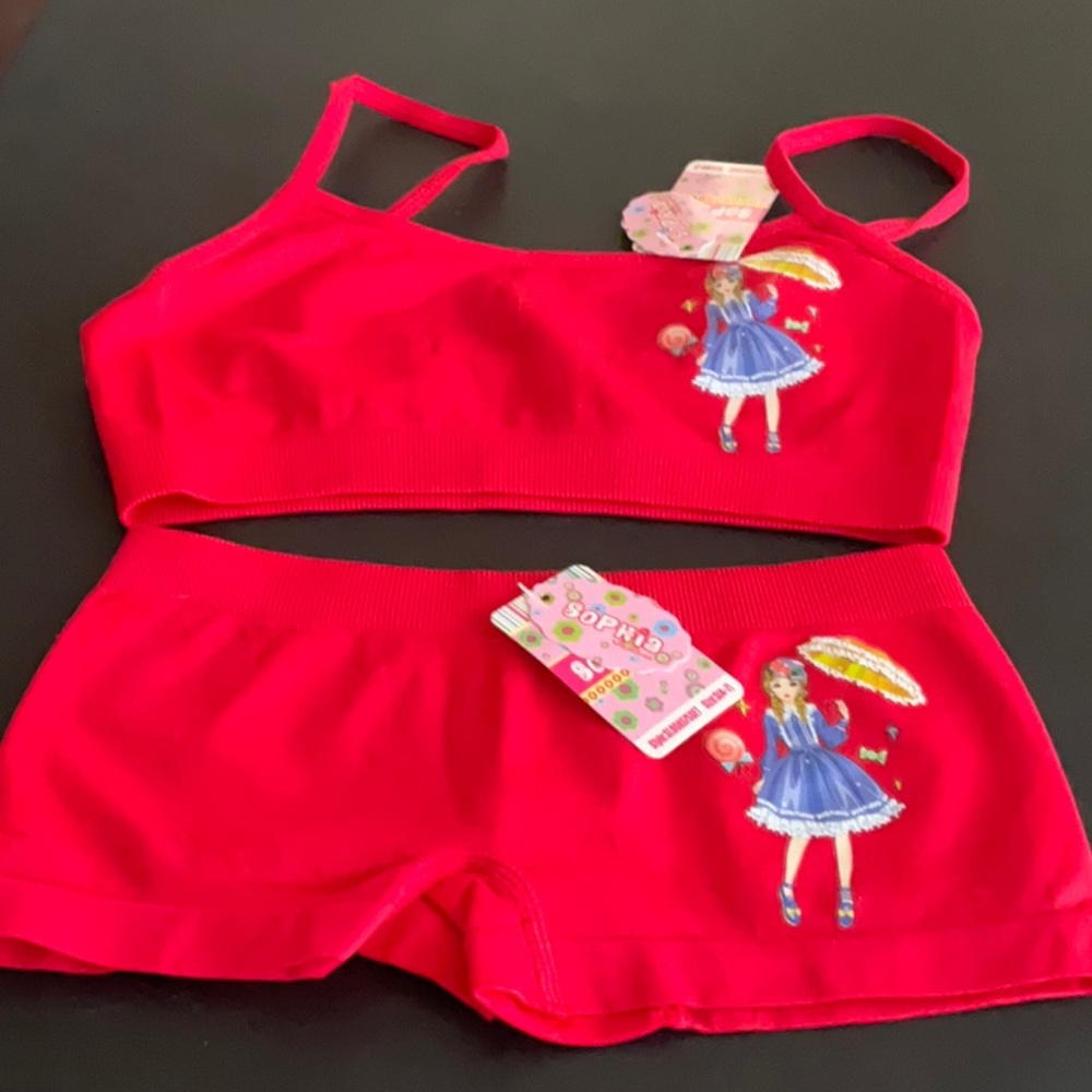 🌺$3.00 final price-Sophia Red T-Strap Kids Matching Set